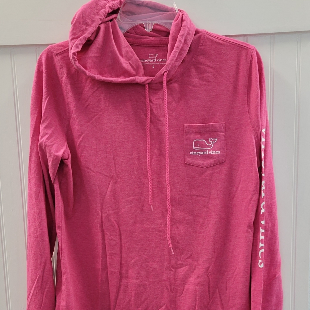 Vinyard Vines hooded t-shirt